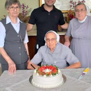 BODAS DE DIAMANTE DE VIDA RELIGIOSA CONSAGRADA