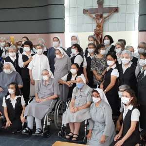 DIZER SIM A DEUS NA VIDA RELIGIOSA PARA TESTEMUNHAR O AMOR