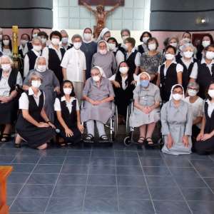 DIZER SIM A DEUS NA VIDA RELIGIOSA PARA TESTEMUNHAR O AMOR