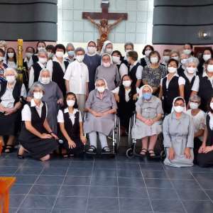 DIZER SIM A DEUS NA VIDA RELIGIOSA PARA TESTEMUNHAR O AMOR