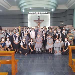 DIZER SIM A DEUS NA VIDA RELIGIOSA PARA TESTEMUNHAR O AMOR