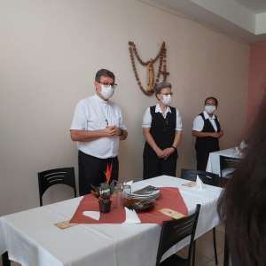 DIZER SIM A DEUS NA VIDA RELIGIOSA PARA TESTEMUNHAR O AMOR