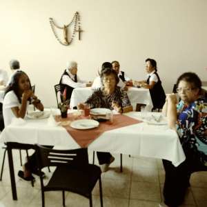 DIZER SIM A DEUS NA VIDA RELIGIOSA PARA TESTEMUNHAR O AMOR