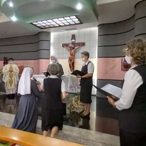 DIZER SIM A DEUS NA VIDA RELIGIOSA PARA TESTEMUNHAR O AMOR