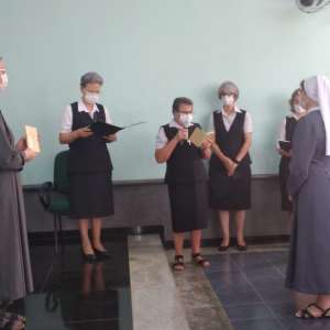 DIZER SIM A DEUS NA VIDA RELIGIOSA PARA TESTEMUNHAR O AMOR