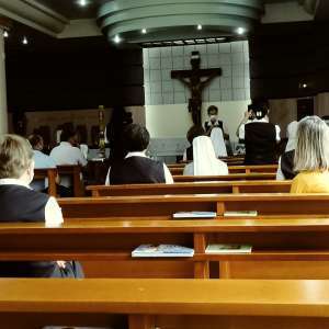 DIZER SIM A DEUS NA VIDA RELIGIOSA PARA TESTEMUNHAR O AMOR