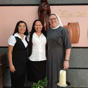 DIA MUNDIAL DA VIDA CONSAGRADA E RENOVAÇÃO DE VOTOS