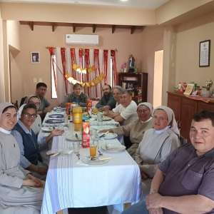 TRABALHOS MISSIONÁRIOS DAS IRMÃS DA COMUNIDADE VIRGEN DEL PILAR - PARAGUAI