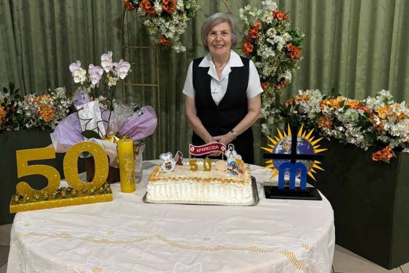 JUBILEU DE 50 ANOS DE CONSAGRAÇÃO RELIGIOSA DA IRMÃ MARIA APARECIDA