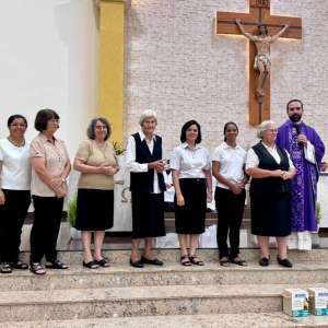 JUBILEU DE 50 ANOS DE CONSAGRAÇÃO RELIGIOSA DA IRMÃ MARIA APARECIDA