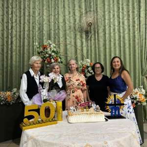 JUBILEU DE 50 ANOS DE CONSAGRAÇÃO RELIGIOSA DA IRMÃ MARIA APARECIDA
