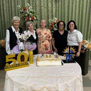 JUBILEU DE 50 ANOS DE CONSAGRAÇÃO RELIGIOSA DA IRMÃ MARIA APARECIDA