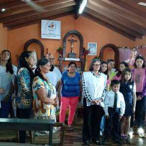 TRABALHOS MISSIONÁRIOS DAS IRMÃS DA COMUNIDADE SAN MIGUEL DE LAS MISIONES - PARAGUAI
