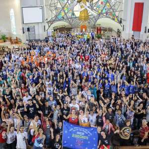 IRMÃS E FORMANDAS PARTICIPAM DA JORNADA DIOCESANA DA JUVENTUDE EM MANDAGUAÇU