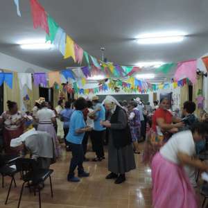 UMA FESTA CAIPIRA PRA LÁ DE ANIMADA!