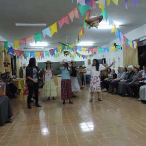 UMA FESTA CAIPIRA PRA LÁ DE ANIMADA!