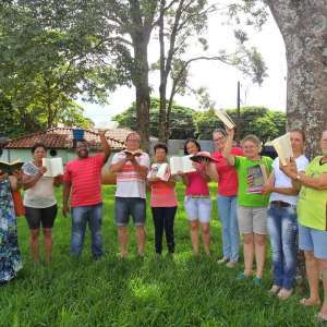 POR TRÁS DA PALAVRA