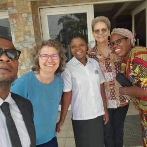 IRMÃ MARIA HELENA TEIXEIRA E IRMÃ ZILDA MARIA VIAJAM PARA A ÁFRICA