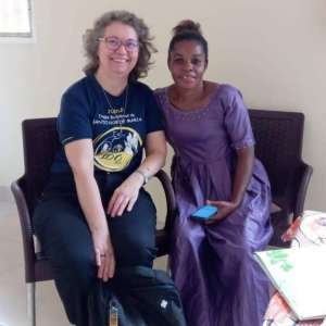 IRMÃ MARIA HELENA TEIXEIRA E IRMÃ ZILDA MARIA VIAJAM PARA A ÁFRICA