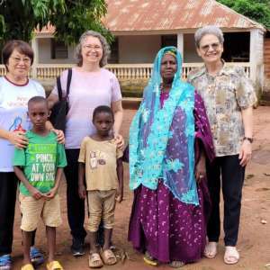 IRMÃ MARIA HELENA TEIXEIRA E IRMÃ ZILDA MARIA VIAJAM PARA A ÁFRICA