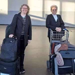 IRMÃ MARIA HELENA TEIXEIRA E IRMÃ ZILDA MARIA VIAJAM PARA A ÁFRICA