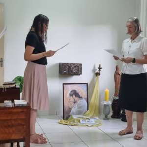 ENTRADA NO POSTULANTADO DA JOVEM THAYS