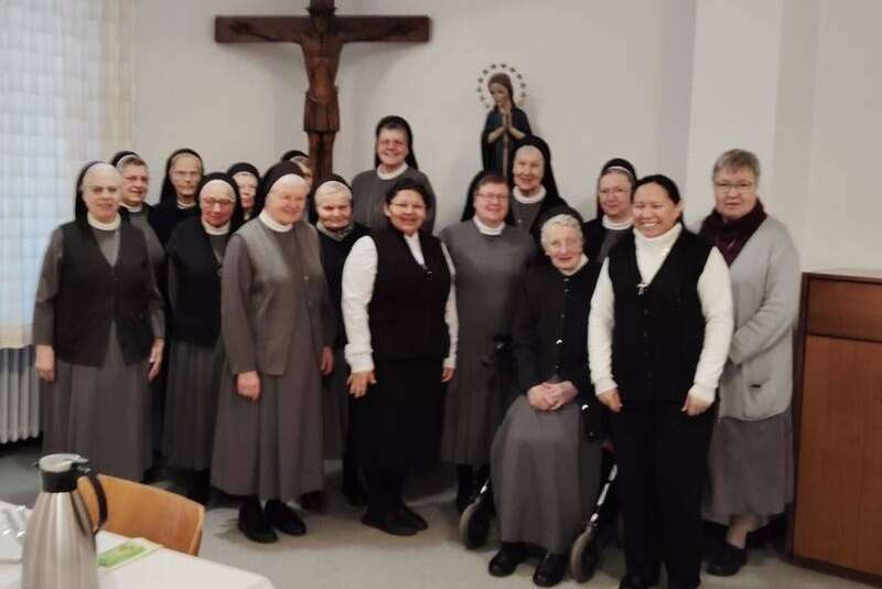 IRMÃ M. AUGUSTA E IRMÃ M. ÂNGELA CRUZ RETORNAM AO BRASIL