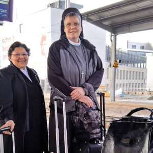 IRMÃ M. AUGUSTA E IRMÃ M. ÂNGELA CRUZ RETORNAM AO BRASIL