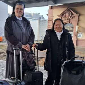 IRMÃ M. AUGUSTA E IRMÃ M. ÂNGELA CRUZ RETORNAM AO BRASIL