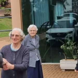 JUBILEU DA NOSSA CONGREGAÇÃO: VISITA DA MADRE GERAL E DA VICE-GERAL.