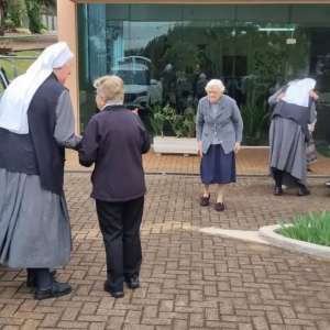 JUBILEU DA NOSSA CONGREGAÇÃO: VISITA DA MADRE GERAL E DA VICE-GERAL.